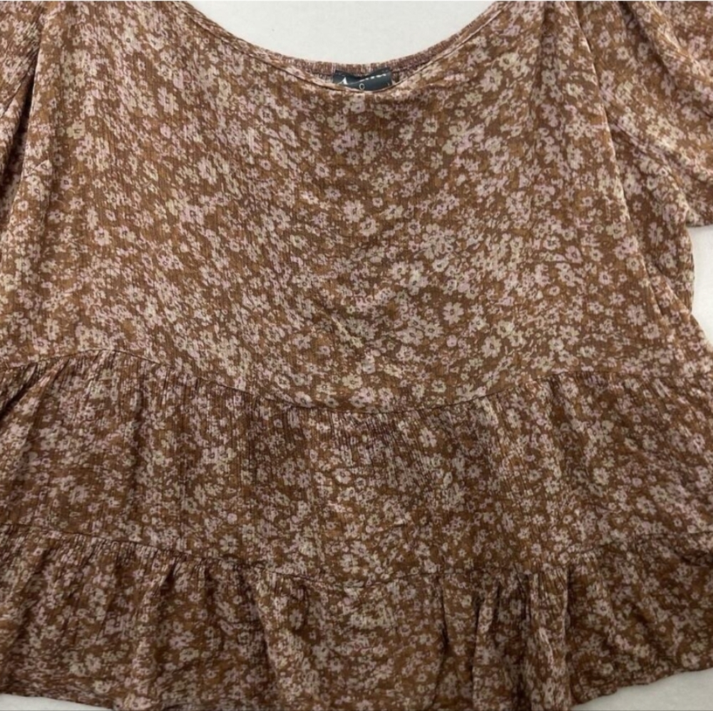 Arula Floral Smocked Babydoll Short Sleeve TOP - Picture 3 of 7